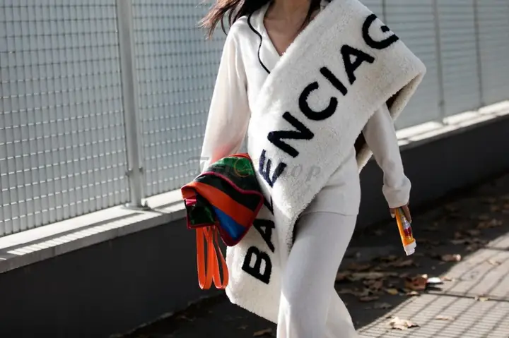 Cách Nhận Biết Giày Balenciaga Triple S Rep 1 1: Cẩm Nang Phân Biệt Chuẩn Xác Nhất