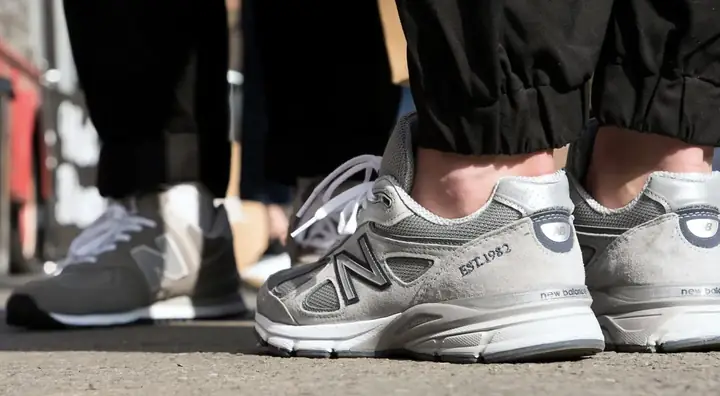 Cách Nhận Biết Giày New Balance Chính Hãng: Cẩm Nang Chi Tiết Cho Người Mua Sành Điệu Cách Nhận Biết Giày New Balance Chính Hãng: Cẩm Nang Chi Tiết Cho Người Mua Sành Điệu