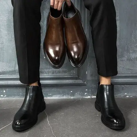 Cách Phân Biệt Giày Chelsea Boot Thật Giả: Cẩm Nang Chi Tiết Cho Người Mua Thông Thái