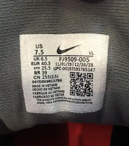 Cách Phân Biệt Giày Second Hand Real Và Giày Fake: Cẩm Nang Chi Tiết Cho Người Mua Thông Thái