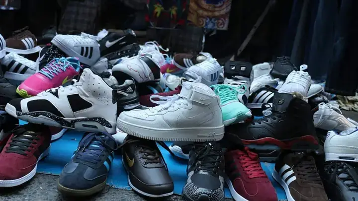 Cách Phân Biệt Giày Yeezy 350 Sf Và Rep 11: Cẩm Nang Chi Tiết Từ A-z Cho Người Mê Sneaker