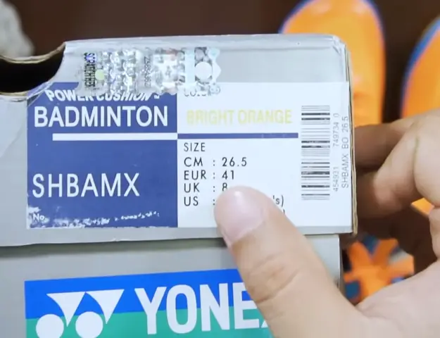 Cách Phân Biệt Giày Yonex Thật Và Giả Chi Tiết Nhất Cho Người Chơi Cầu Lông