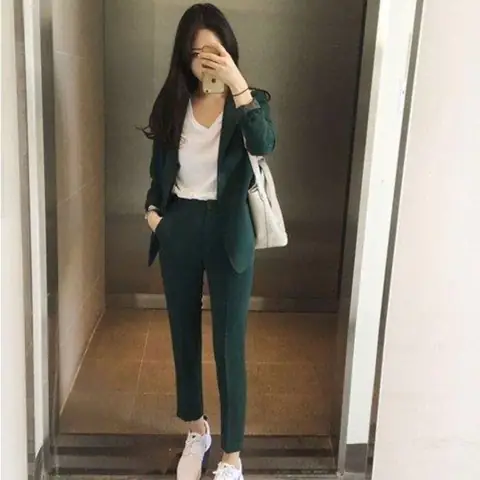 Cách Phối Đồ Bộ Vest Nữ Với Giày