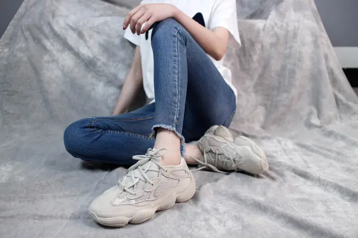 Cách Phối Đồ Nam Với Giày Yeezy 500
