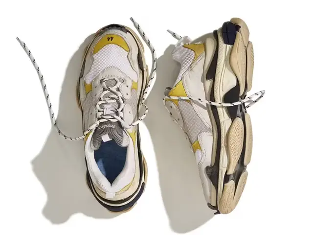 Cẩm Nang Mix & Match: 15+ Cách Phối Đồ Với Giày Balenciaga Triple S Nữ Sành Điệu