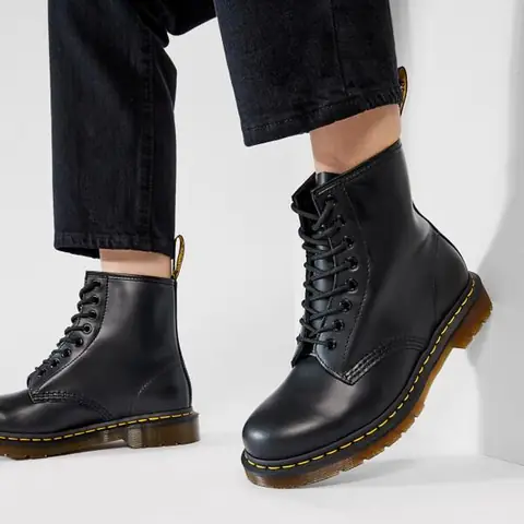 Các Phối Đồ Đẹp Với Giày Dr. Martens 1460 Cho Mọi Phong Cách