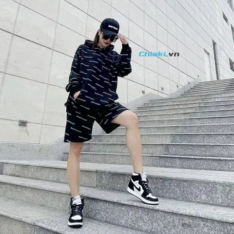 Gợi Ý 15+ Phối Đồ Với Giày Jordan 4 Nữ: Từ Năng Động Đến Thanh Lịch
