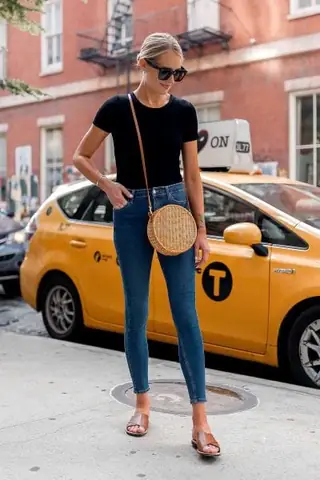 Gợi Ý 8+ Cách Phối Đồ Với Giày Sandal Đế Bệt Thêm Sành Điệu, Thời Thượng