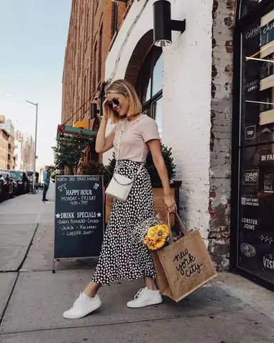 Gợi Ý 9+ Cách Phối Đồ Với Giày Sneaker Trắng Nữ Chuẩn Style Dạo Phố