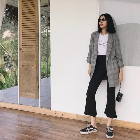 Gợi Ý Phối Đồ Năng Động Với Giày Sục Thể Thao Nữ Cho Nàng