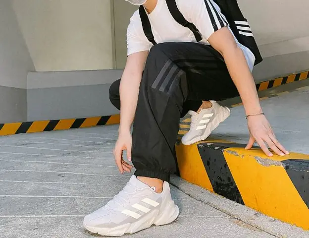 Cách Phối Đồ Với Giày Thể Thao Nam Adidas Trắng