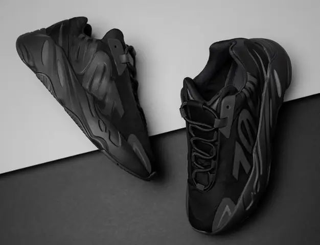 Cách Phối Đồ Với Giày Yeezy Boost 700 Wave