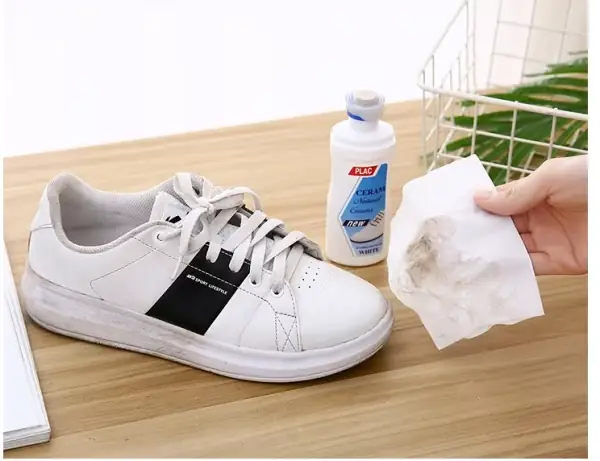 Cách Sử Dụng Chai Làm Sạch Giày Trắng