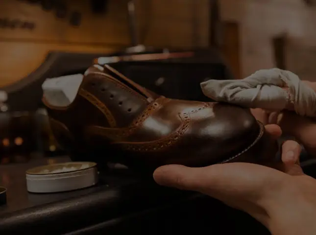 Hướng Dẫn Chi Tiết Cách Vệ Sinh Giày Da Loại Da Bóng Tại Nhà Chuẩn Nhất
