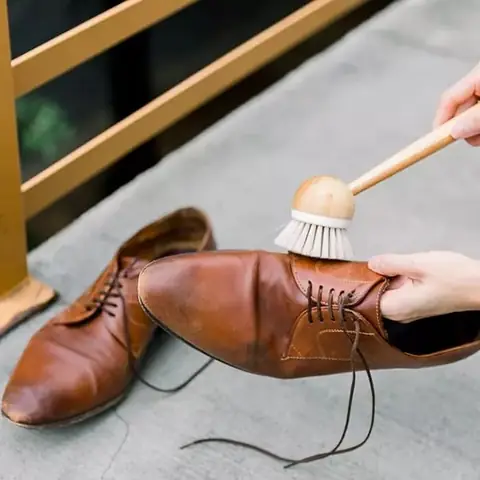 Cách Xử Lý Khi Giày Da Bị Mốc