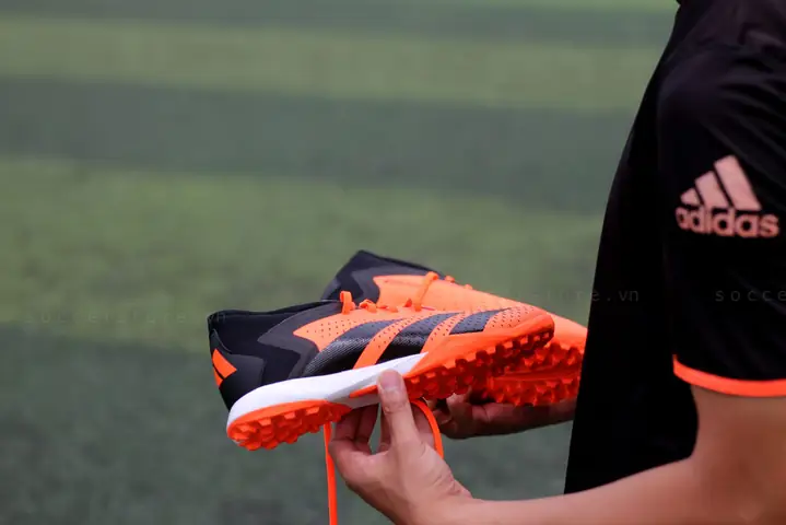 Top 5 Giày Bóng Đá Adidas Predator Dành Cho Chân Bè: Đánh Giá Chi Tiết Từ A-z Top 5 Giày Bóng Đá Adidas Predator Dành Cho Chân Bè: Đánh Giá Chi Tiết Từ A-z