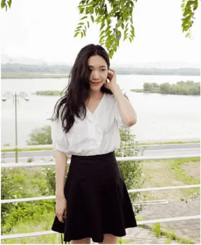 Phối Chân Váy Xòe Đen: Cẩm Nang Toàn Tập Cho Phong Cách Hoàn Hảo Phối Chân Váy Xòe Đen: Cẩm Nang Toàn Tập Cho Phong Cách Hoàn Hảo