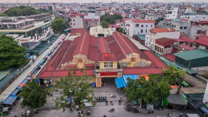 Chợ Ninh Hiệp Có Bán Giày Dép Không? Giải Đáp Chi Tiết Cho Người Mua