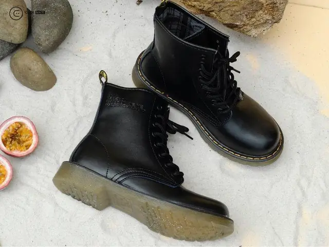 Top 10 Cửa Hàng Thu Mua Giày Dr. Martens Uy Tín Nhất Tại Tp.hcm