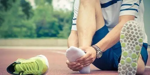 Hướng Dẫn Chi Tiết Cách Chọn Giày Chạy Bộ Để Tránh Chấn Thương