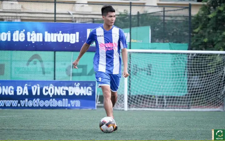 Kinh Nghiệm Chọn Giày Đá Bóng Chuất Cho Từng Vị Trí Và Mặt Sân