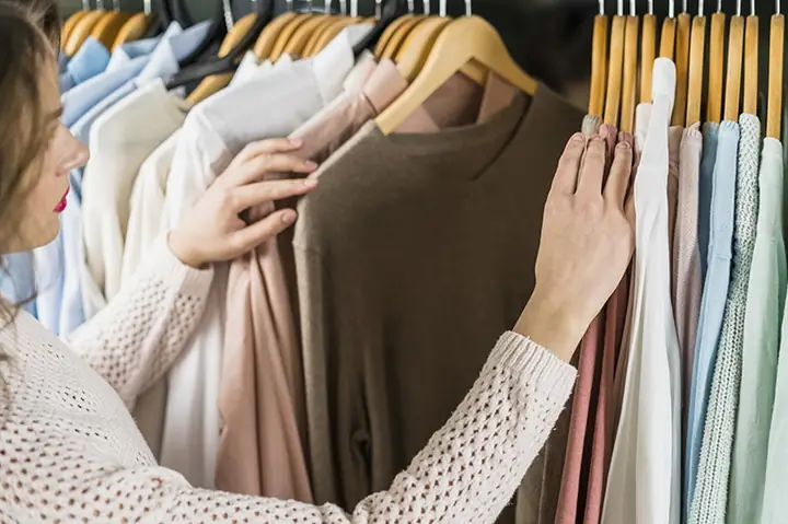 Có Nên Mang Giày Thể Thao Đi Phỏng Vấn? Lời Khuyên Từ Chuyên Gia Phong Cách
