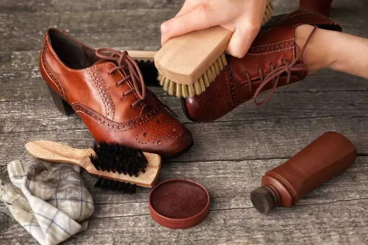 Mối Nguy Hiểm Tiềm Ẩn Và Cách Bảo Vệ Công Nhân Trong Ngành Sản Xuất Giày Da