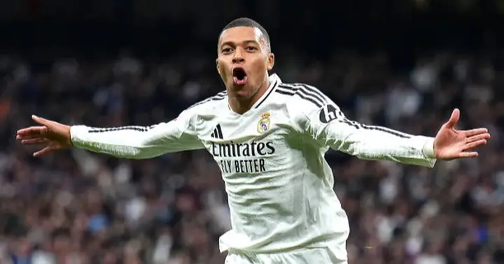 Cristiano Ronaldo Có Bao Nhiêu Chiếc Giày Vàng?