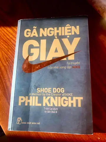 Gã Nghiện Giày: Hành Trình Từ Tầng Hầm Đến Đế Chế Nike Của Phil Knight