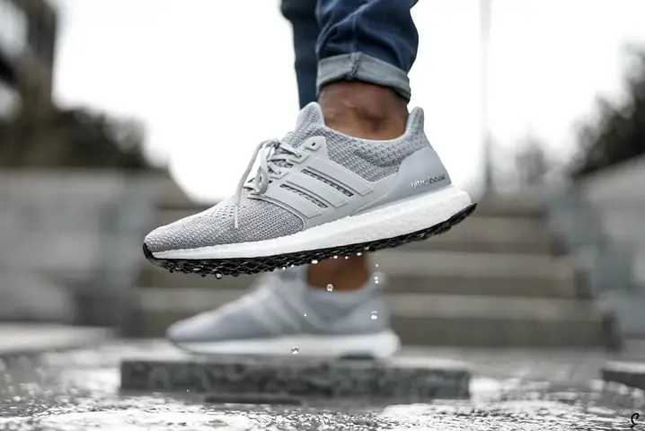 Review Chi Tiết Giày Adidas Ultra Boost 4.0: Giá Bao Nhiêu, Có Xứng Đáng?