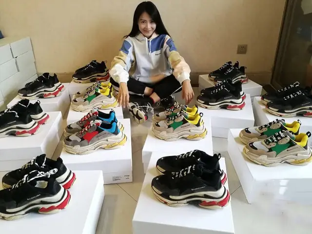 Review Chi Tiết Giày Balenciaga Triple S: Giá Chính Hãng, Chất Lượng & Lựa Chọn Thay Thế
