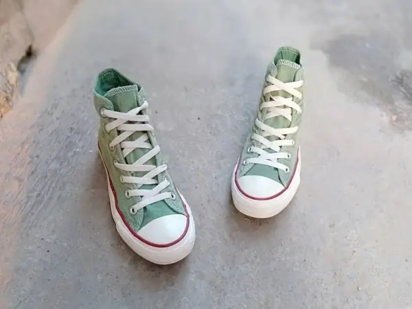 Review Chi Tiết Giày Converse Cổ Cao Real: Bảng Giá & Lựa Chọn Nên Mua Năm 2025