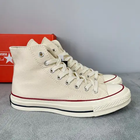 Top 5+ Giày Converse Nữ Cổ Cao Màu Đỏ Đô: Review Chi Tiết & Lời Khuyên Chọn Mua