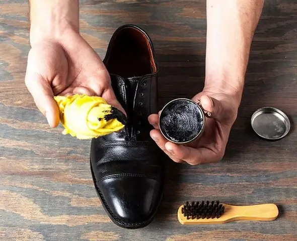 Cách Xử Lý Giày Da Bị Xước Tại Nhà Hiệu Quả