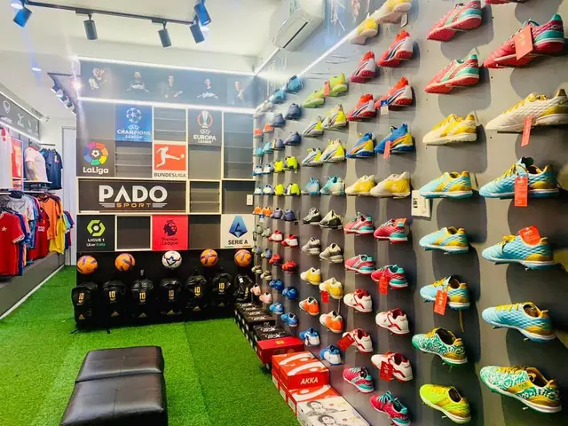 Top 7 Cửa Hàng Bán Giày Đá Bóng Adidas Chính Hãng Đà Nẵng Uy Tín Nhất