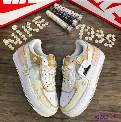 Đánh Giá Chi Tiết Giày Nike Air Force 1 Shadow Hoa Cúc: Bản Remix Đầy Màu Sắc Cho Phong Cách Đường Phố