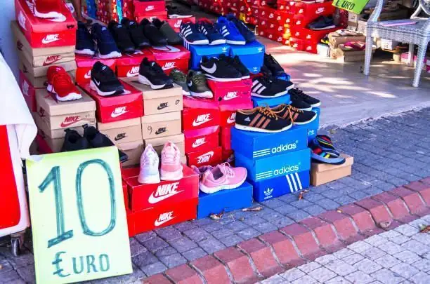 Top 7+ Giày Thể Thao Nữ Cao Cấp Hàng Hiệu Nên Mua Nhất Hiện Nay