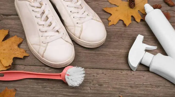 Giày Trắng Bị Tróc Da Phải Làm Sao? 7 Cách Xử Lý Hiệu Quả Ngay Tại Nhà