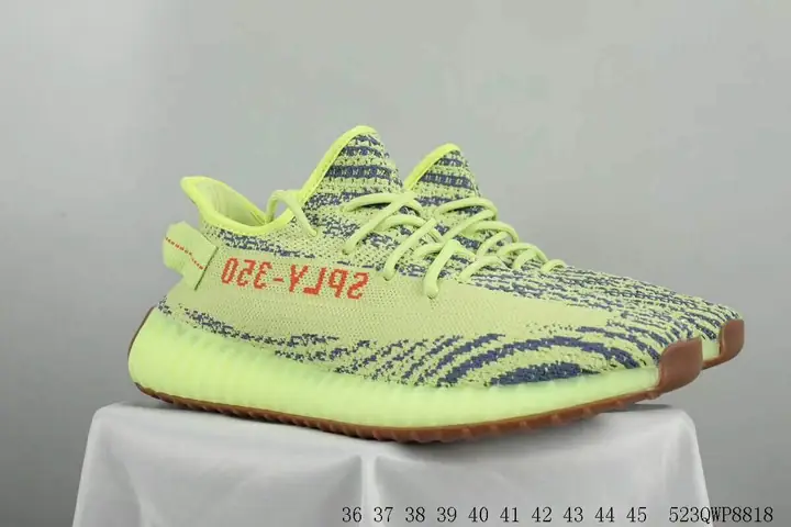 Top 12+ Mẫu Giày Yeezy 350 V2 Chính Hãng Đáng Mua Nhất & Bảng Giá Cập Nhật Top 12+ Mẫu Giày Yeezy 350 V2 Chính Hãng Đáng Mua Nhất & Bảng Giá Cập Nhật