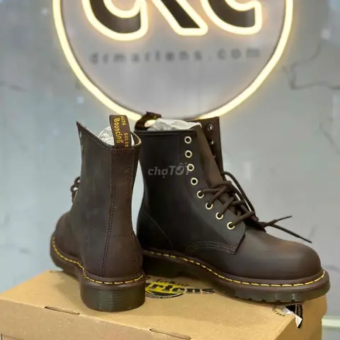 Review Chi Tiết Hoàng Phúc Store Cửa Hàng Giày Dép Dr. Martens: Nguồn Hàng Ở Đâu Uy Tín?
