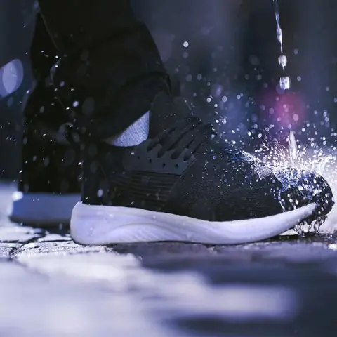 Top 5 Keo Dán Giày Thể Thao Tốt Nhất & Cách Dán Chuẩn Để Tăng Độ Bền Đôi Giày Yêu Thích