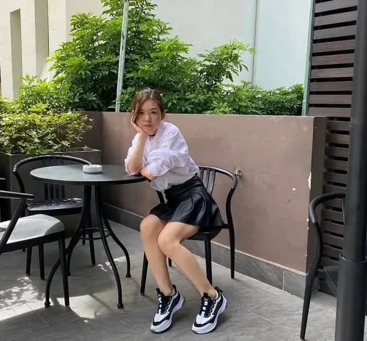 Chân Váy Len Dài Với Giày Thể Thao: 7 Tips Phối Đồ Chuẩn Style Thu Đông