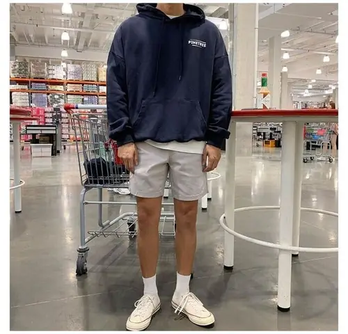 Các Mix Quần Short Với Giày Thể Thao Nam & Nữ Chuẩn Style Đỉnh Cao Các Mix Quần Short Với Giày Thể Thao Nam & Nữ Chuẩn Style Đỉnh Cao