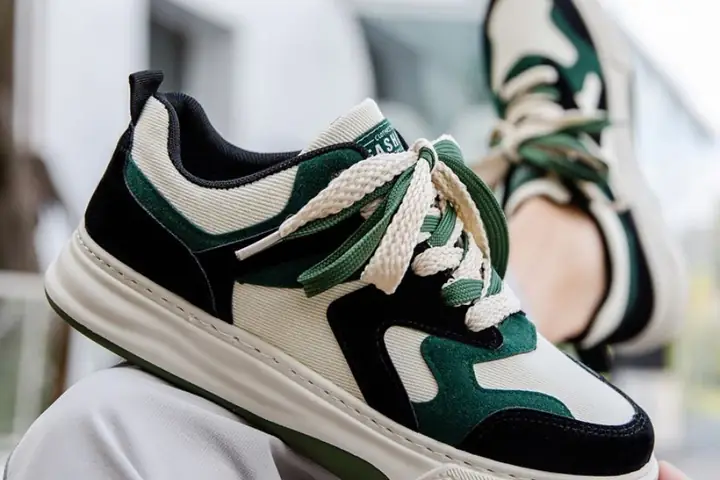 Top 11+ Giày Sneaker Cho Nam Chân To: Lựa Chọn Hoàn Hảo Che Khuyết Điểm