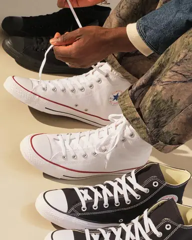 So Sánh Chi Tiết: Nên Mua Giày Converse Cổ Cao Hay Cổ Thấp?