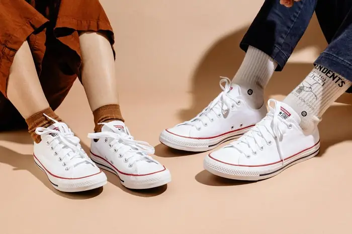 So Sánh Chi Tiết: Nên Mua Giày Converse Cổ Cao Hay Cổ Thấp?