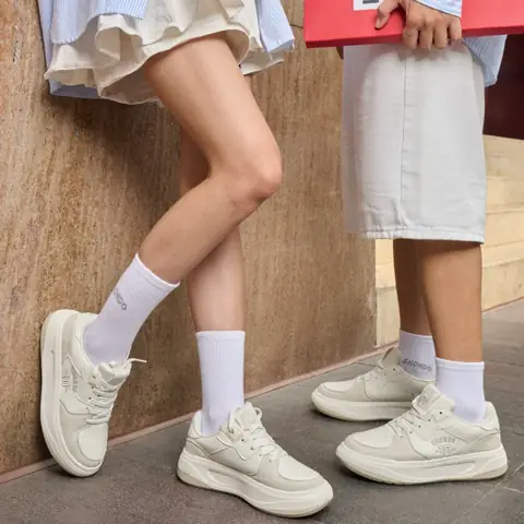 Top 15+ Kiểu Giày Thể Thao Đẹp Cho Nữ Phù Hợp Mọi Phong Cách