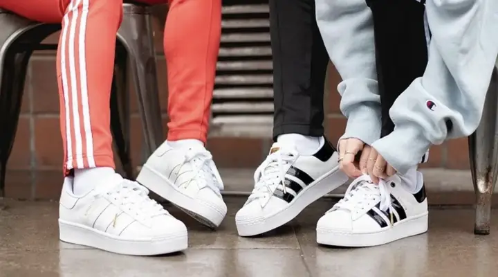 Cẩm Nang Toàn Tập: Phân Biệt Giày Adidas Superstar Chính Hãng Và Hàng Fake