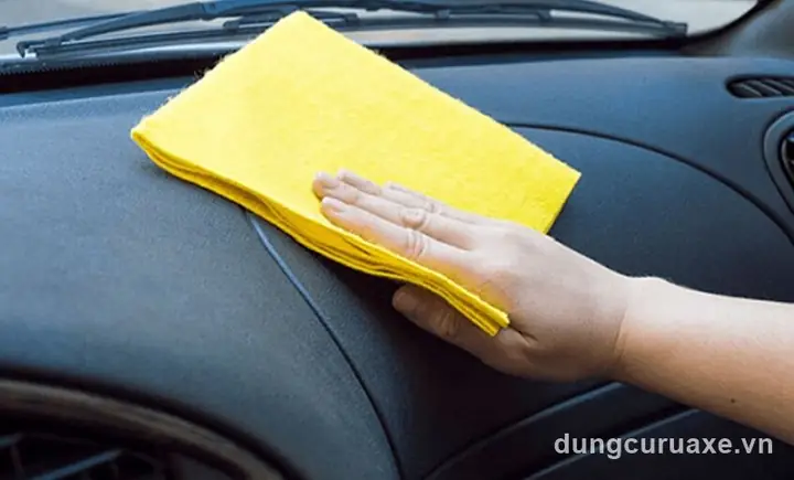 Phục Hồi Nhựa Nhám Bằng Xi Đánh Giày: Có Thực Sự Hiệu Quả Và Nên Làm?