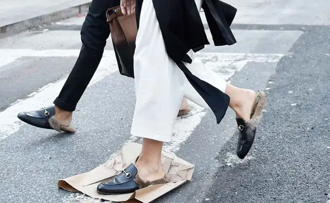 Quần Ống Suông Nữ Đi Với Giày Gì Để Tạo Nên Outfit Hoàn Hảo?
